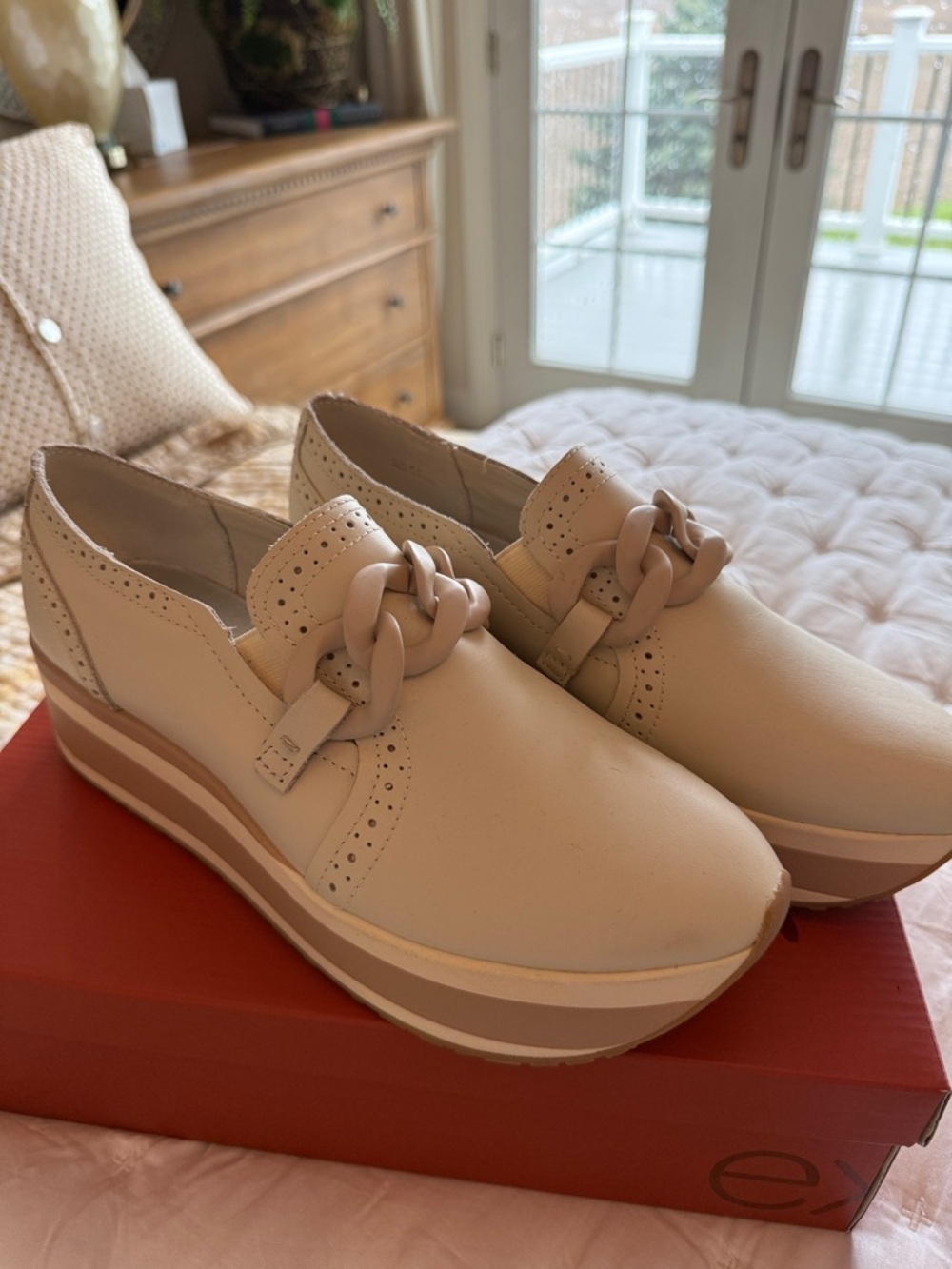 Dolce Vita Jhenee Women’s Cream Platform Slip-On Loafers with Chain Accent